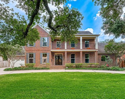 5303 Pine Street, Bellaire