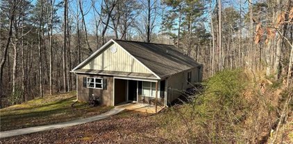 269 Pine, Dahlonega