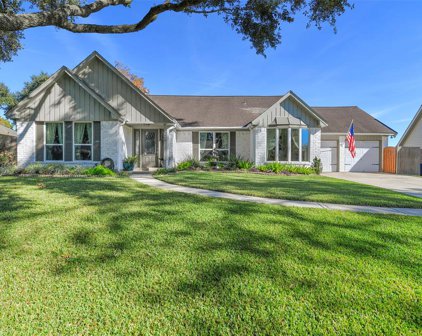 5459 Appleblossom Lane, Friendswood