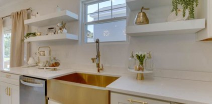 2203 E Pembroke Avenue, Hampton East