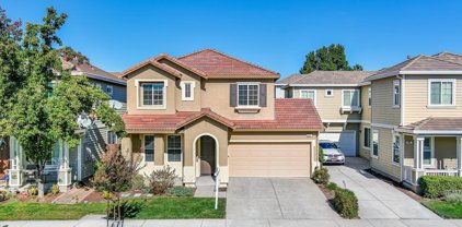 477 Silverwood St, Brentwood