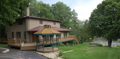 1957 Cary Road, Algonquin
