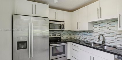 9471 Evergreen Pl Unit #104, Davie