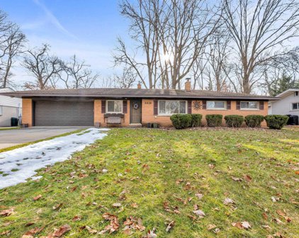 6032 Brynthrop, Shelby Twp