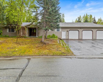 136 & 148 E Bridge Stone Drive, Wasilla