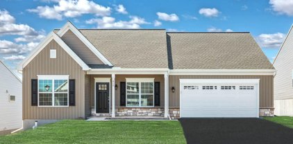 704 Summers Ct Unit #452, Mechanicsburg