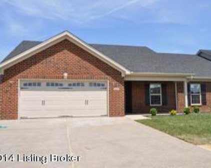 105 Dogwood Villa Dr, Shelbyville