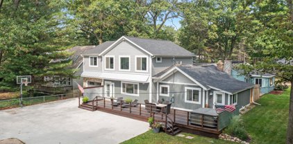 402 Pine Street, Holland