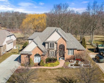 10683 Excalibur Dr, Shelby Twp