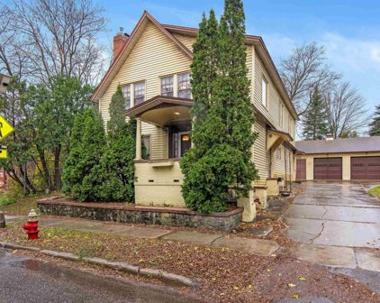 63 Grove Street, Burlington