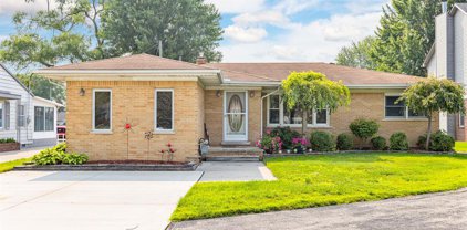 47720 Jefferson, Chesterfield Twp