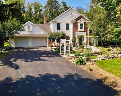 27 Farm Field Lane, Pittsford