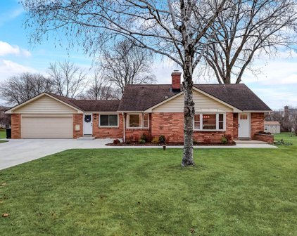 15025 Pershing Drive, Brookfield