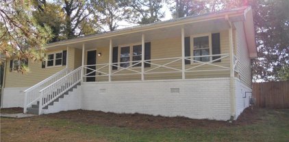 5636 Grist Stone Sw Drive, Lilburn
