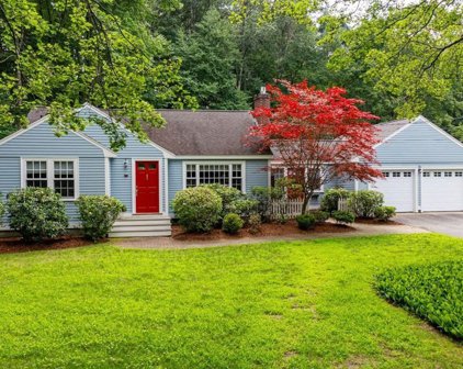 52 Edgewood Rd, Concord