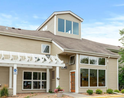 1392 Carling Drive Unit #203, Saint Paul
