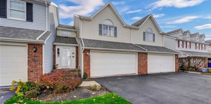 7 N Hill Drive, West Seneca