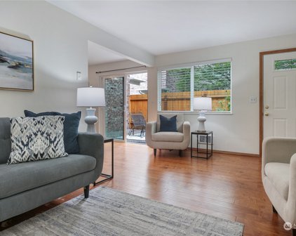 12242 SE 59th Street Unit #124, Bellevue