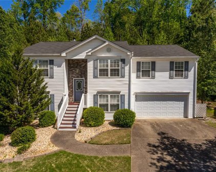 525 Lazy River Lane, Woodstock