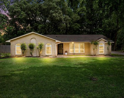 22055 Chevy Chase Street, Porter