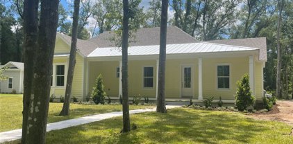 327 W Main Street, Lake Helen