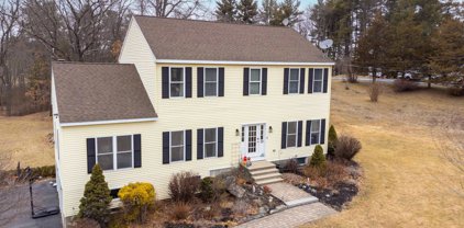 89 Pond Street, Salem