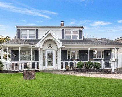 36 Cooper Lane, Levittown