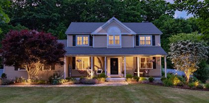 35 Heritage Ave, Ashland