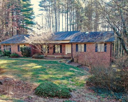 9 Westbridge  Drive, Hendersonville