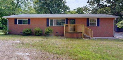 5504 Crestwood Drive, Archdale
