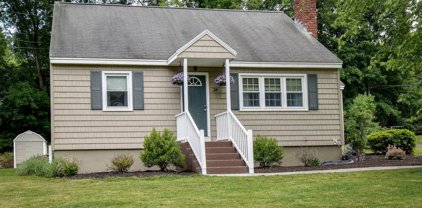 24 Collins Dr, Hudson