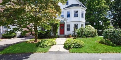 16 Wood Avenue, Framingham
