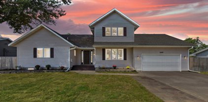 5609 Twin Lake Terrace N, Crystal