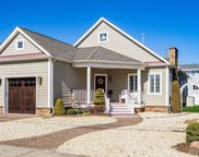 105 New Brunswick Avenue, Lavallette image