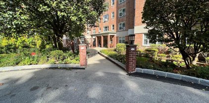 290 Collins Avenue Unit #9H, Mount Vernon