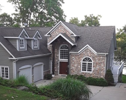 1901 Cary Road, Algonquin