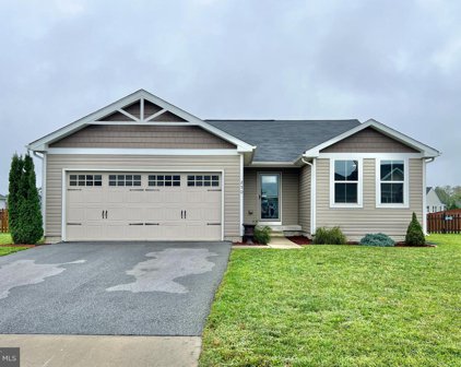 250 Aldershot Dr, Martinsburg