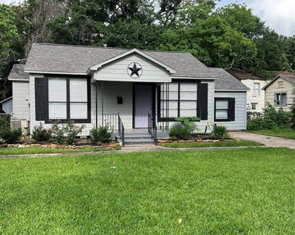 412 S Shanks Street, Clute