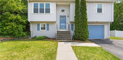32 Lawnacre  Drive, North Providence