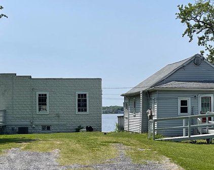 1152 E Riverside Ave, Essex