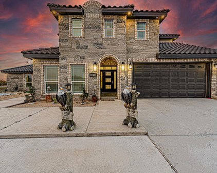 301 B Angel Trail, Odessa