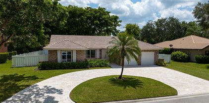 8828 NW 49th Dr, Coral Springs