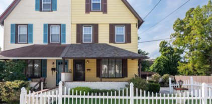48 Walnut Ave, Berwyn