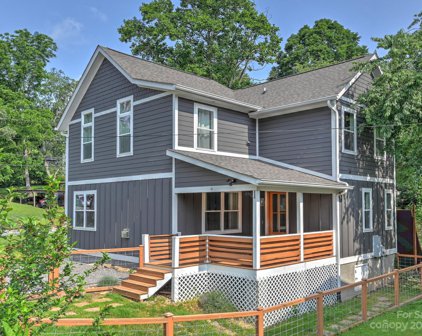 9 Pennsylvania  Avenue, Asheville