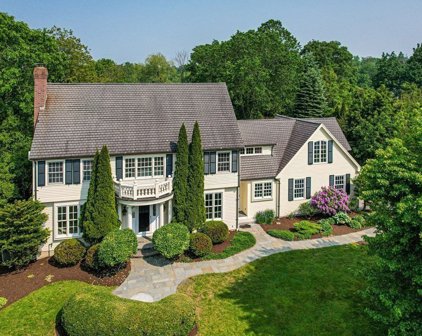 32 Lovers Ln, Southborough