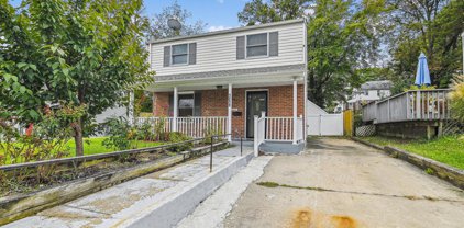 1219 Seven Oaks Road, Arbutus
