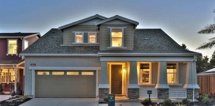 869 Walsh Street, Brentwood