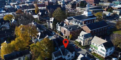 22 Orchard Terrace, Burlington