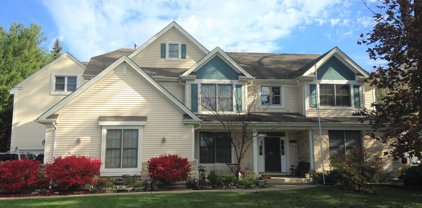 641 N Wilke Road, Arlington Heights