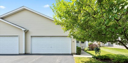 88 Silver Trail, North Aurora